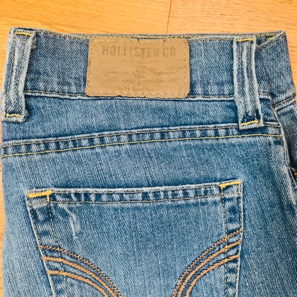 Hollister medium blue capri jeans - Picture 3 of 7